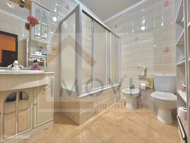 Apartamento T3 nos Quatro Caminhos-11