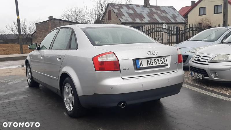 Audi A4 2.0 - 6