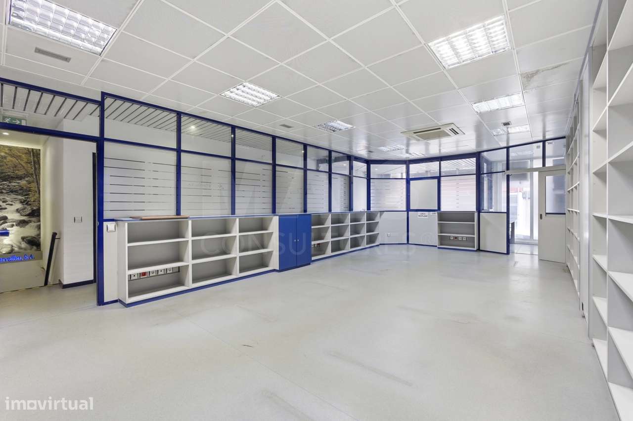 Loja e cave para serviços no centro de Alcobaça - Grande imagem: 3/24