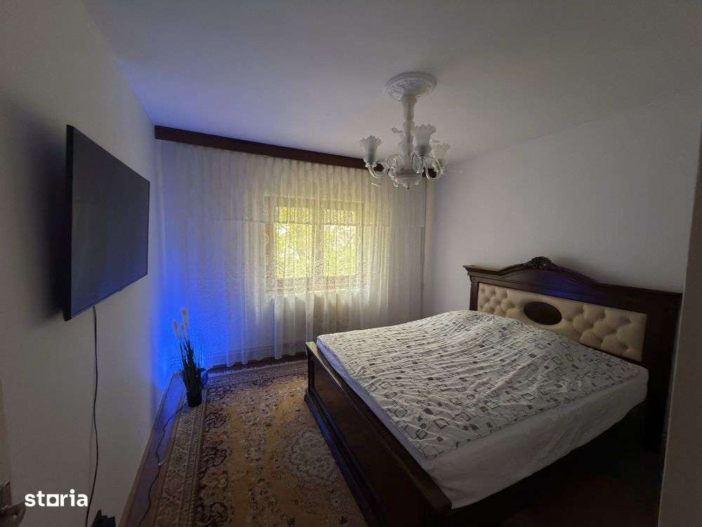 Apartament 2 camere decomandate, etaj 2 – zona Piata Centrala-0