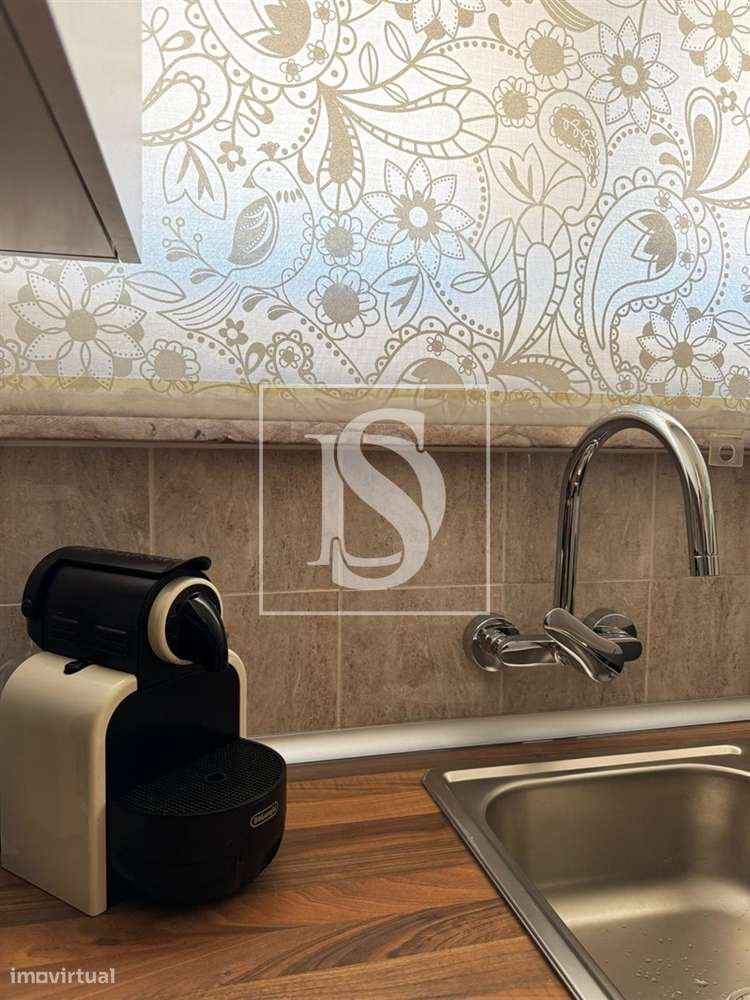 T1 Remodelado e Decorado e Equipado na Av. Defensores de Chaves, Lisbo-12
