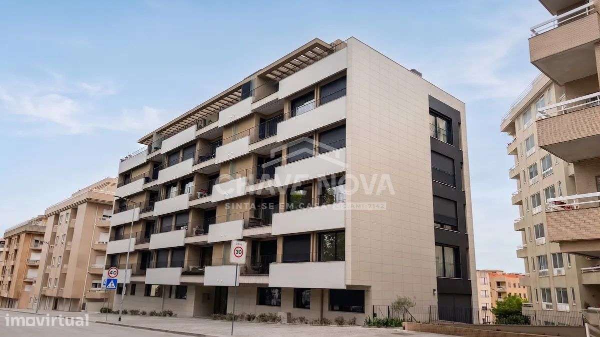 Apartamento T3 c/ Terraço (77.35m2) e Garagem Box em Mafamude-26