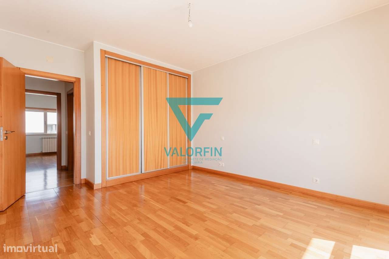 APARTAMENTO T3 com vista para o Mosteiro da Batalha-22