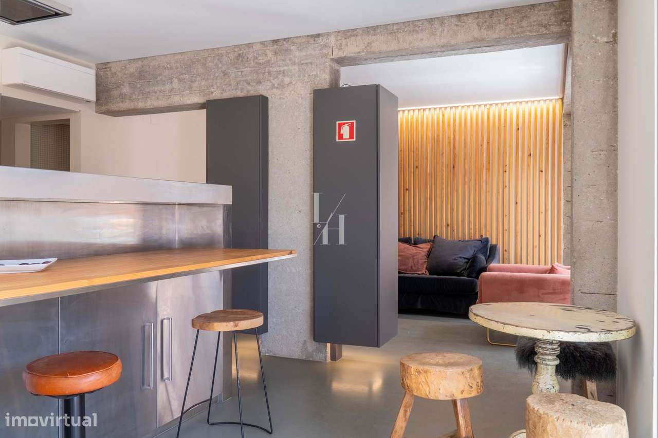 Apartamento T2 renovado para venda com piscina e garagem em Vilamoura - Grande imagem: 3/25