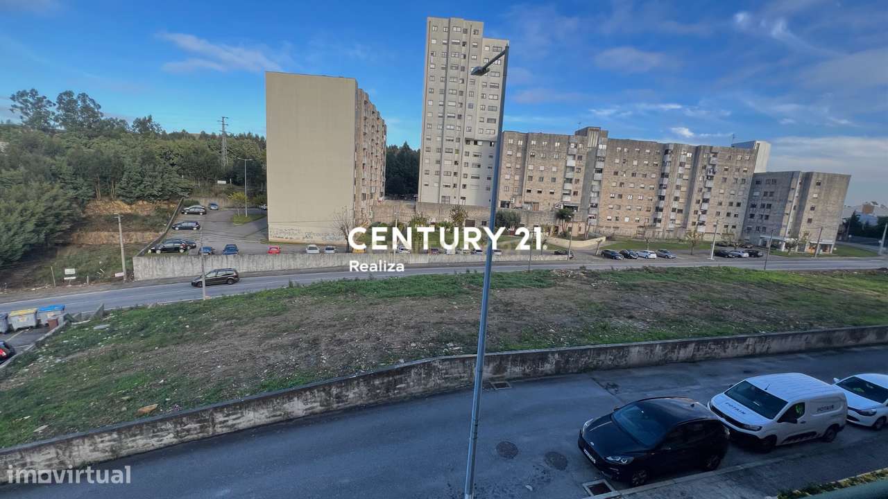 Apartamento T2 em Valongo com Garagem e Varandas-18