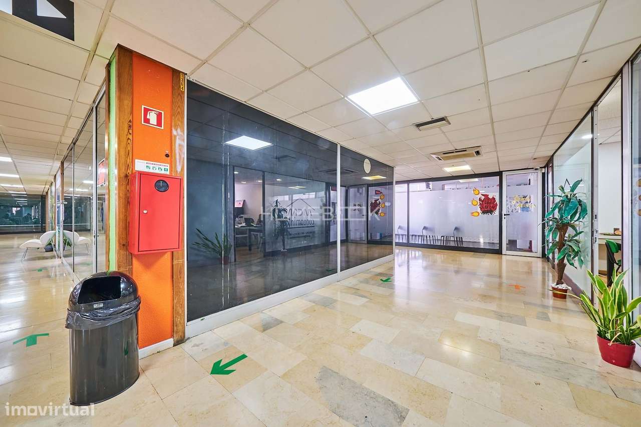 Loja com 3 montras na galiza - Grande imagem: 5/9