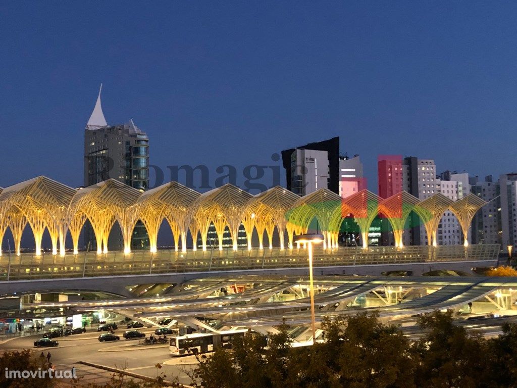 Escritório AC Estacionamento Gare Oriente Parque Nações L...