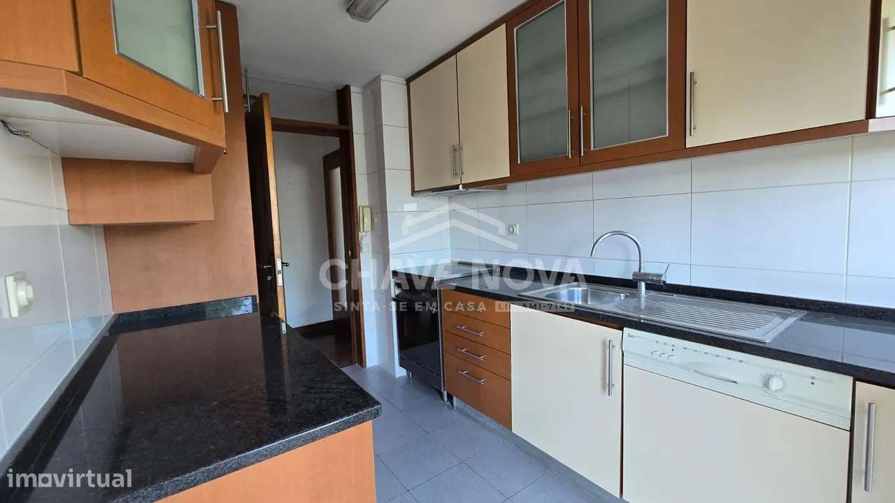 Apartamento T3 na Senhora da Hora – Junto ao Metro-0