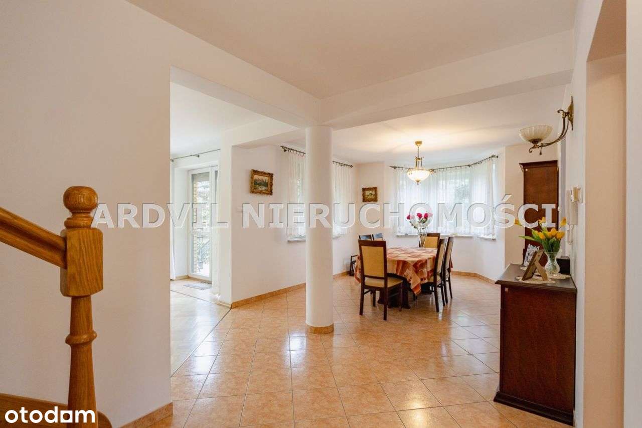 Solidny przestrony dom-3