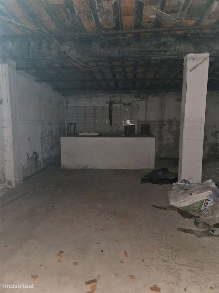 Armazém  Venda em Rio Mau,Penafiel-2