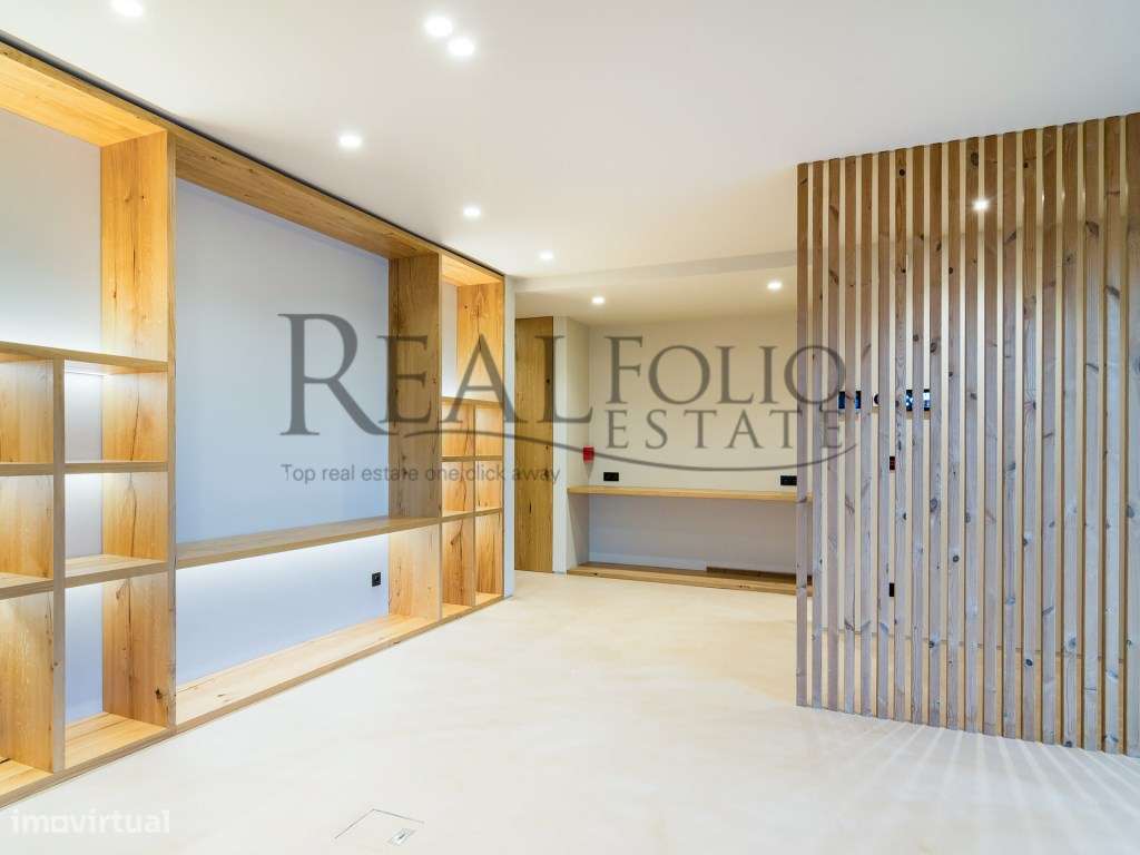 Moradia T5 com acabamentos de luxo e vista panorâmicas sobre a Baia... - Grande imagem: 5/52