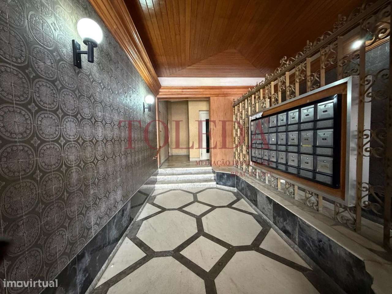T1 no Centro da Amadora Remodelado-30