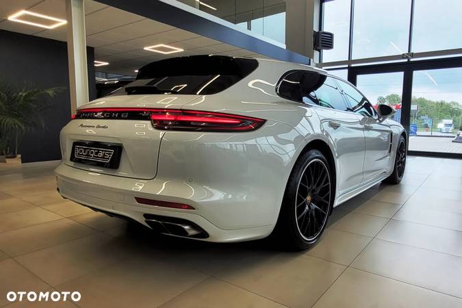 Porsche Panamera Turbo Sport Turismo - 6