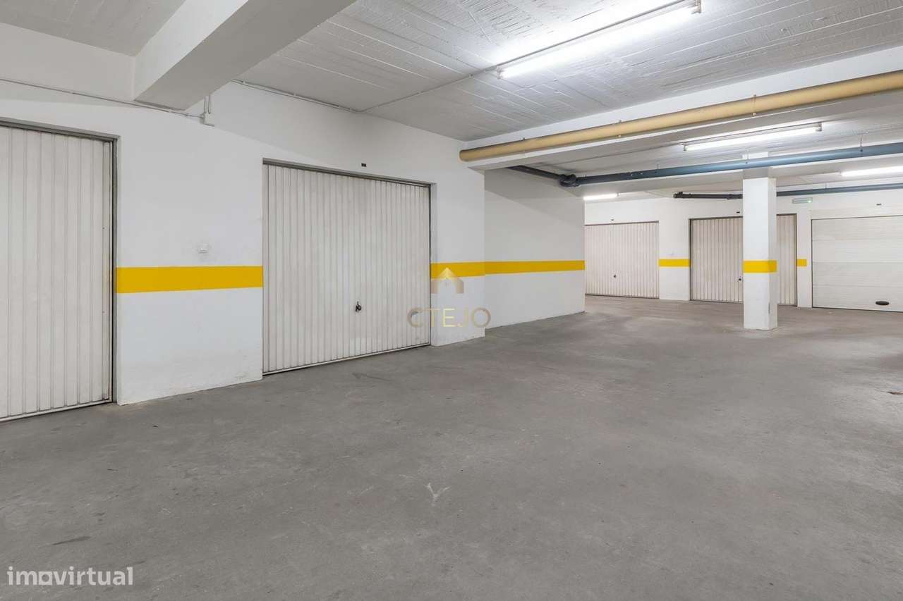 Apartamento T3 com Vista Rio em Póvoa de Santa Iria-24