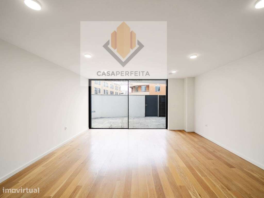 Luxuosa Moradia T4 a 150 metros da Praia - Madalena-13