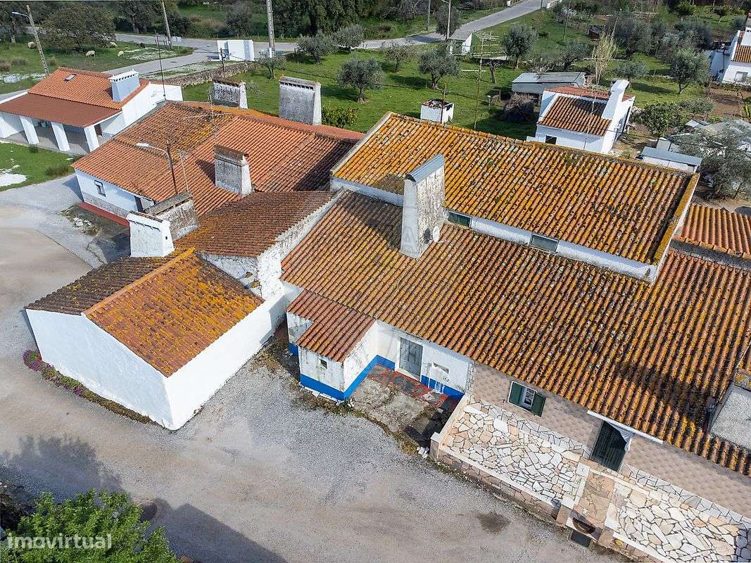 Moradia T2 para venda - Grande imagem: 2/28