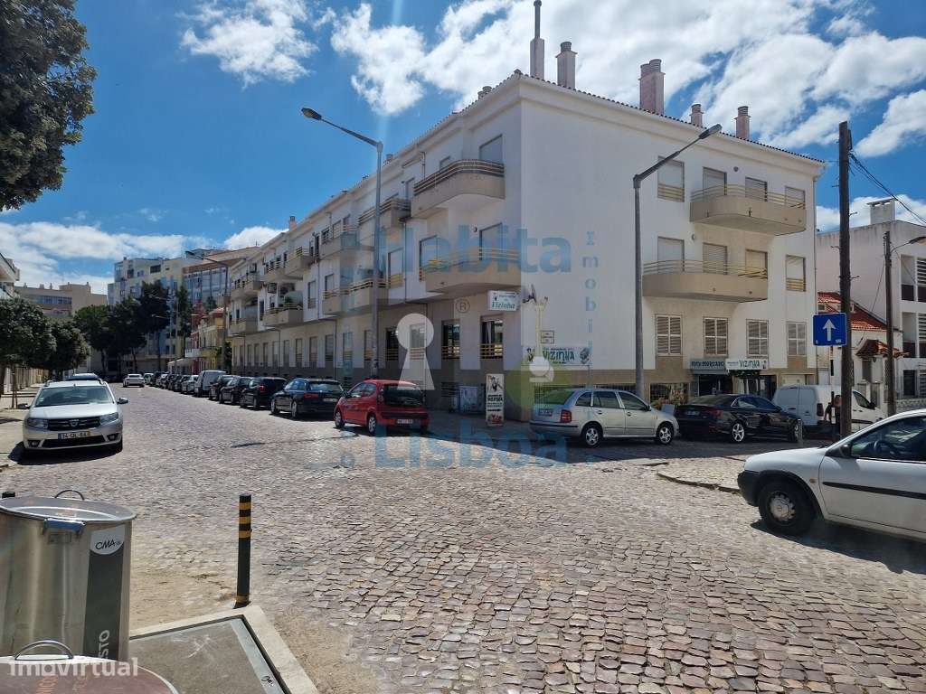 Duplex T3 Com Terraço junto à Praia Costa da Caparica-37