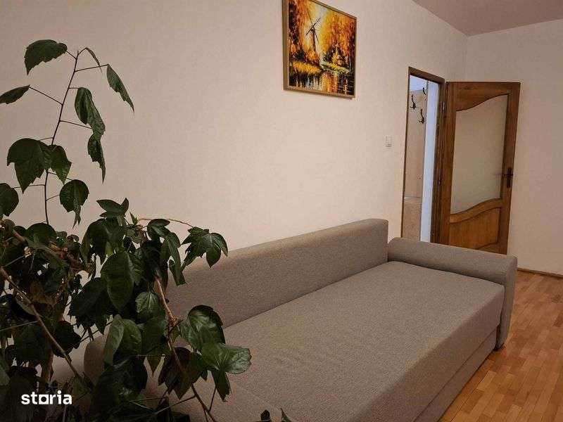 Inchiriez ap. 2 camere, Plopilor, loc parcare, 550 Euro - Imagine principală: 4/8