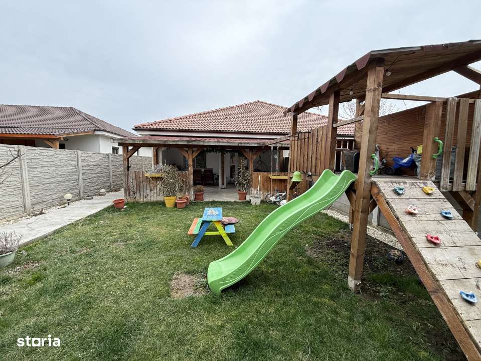 Duplex ideal pentru familie | curte mare 324 mp | mobilat complet | Sa-14