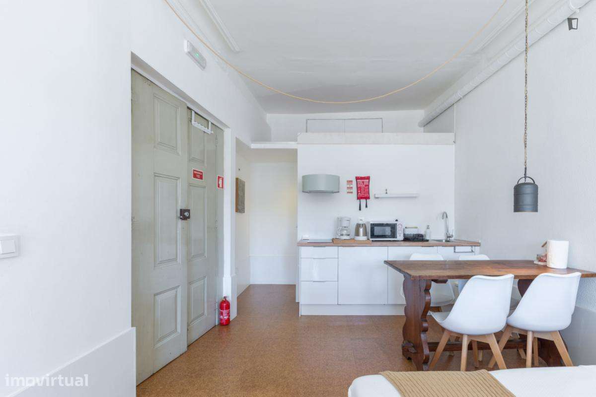 Estúdio - localizado em São Nicolau Porto - Grande imagem: 5/7