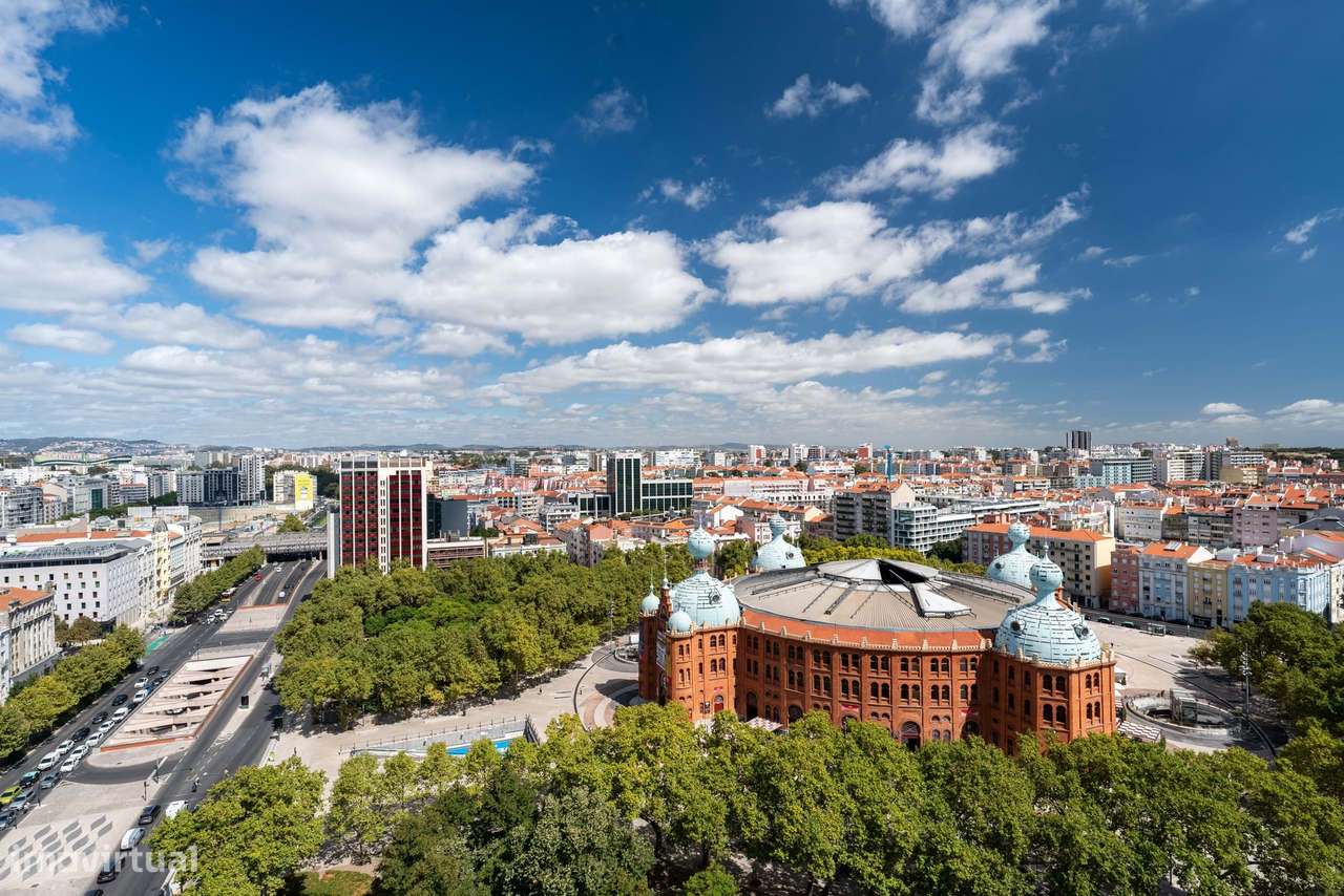 Apartamento T2 com 4 terraços e garagem nas Avenidas Novas, Lisboa-57