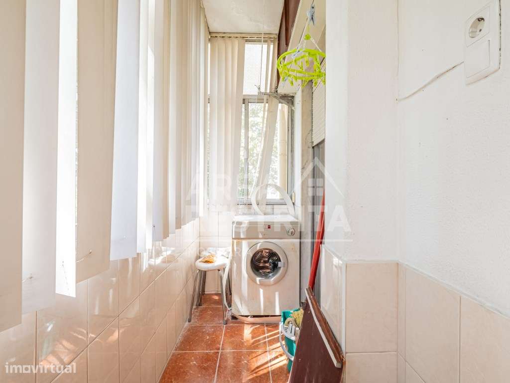 Excelente Apartamento T2 nas Paivas - Ótimo Potencial e Localização...-10