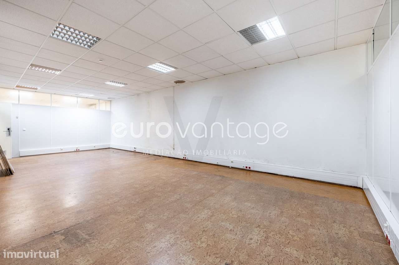 Espaço Comercial / Armazém com 700 m² a 5 minutos de Leiria-29