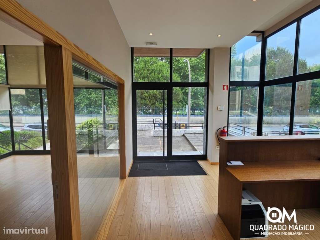 Loja à Venda em Ramalde com Localização Estratégica junto ao Hospit... - Grande imagem: 3/23