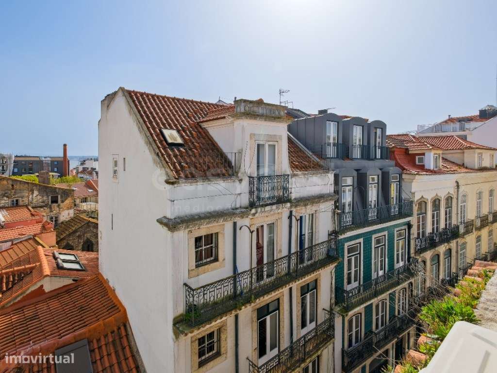 T2 remodelado no coração de Lisboa, entre o Bairro Alto e Santos-24