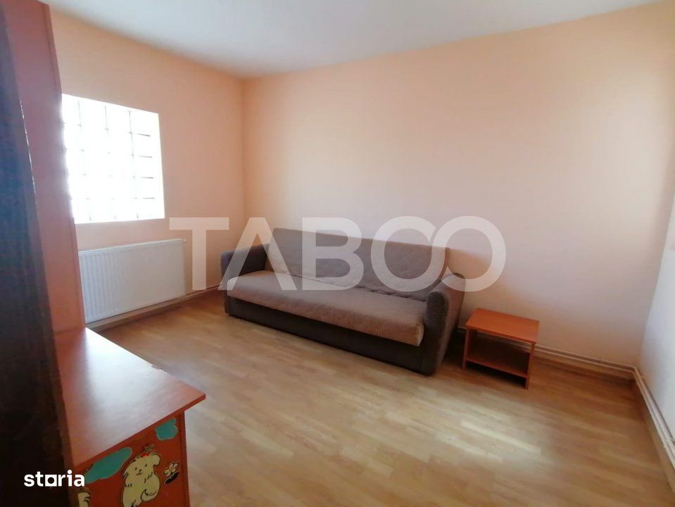 Apartament 3 camere 2 bai 2 balcoane etaj 3 in Turnisor