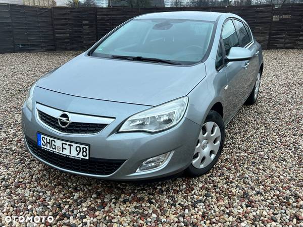 Opel Astra 1.6 150 Jahre - 1