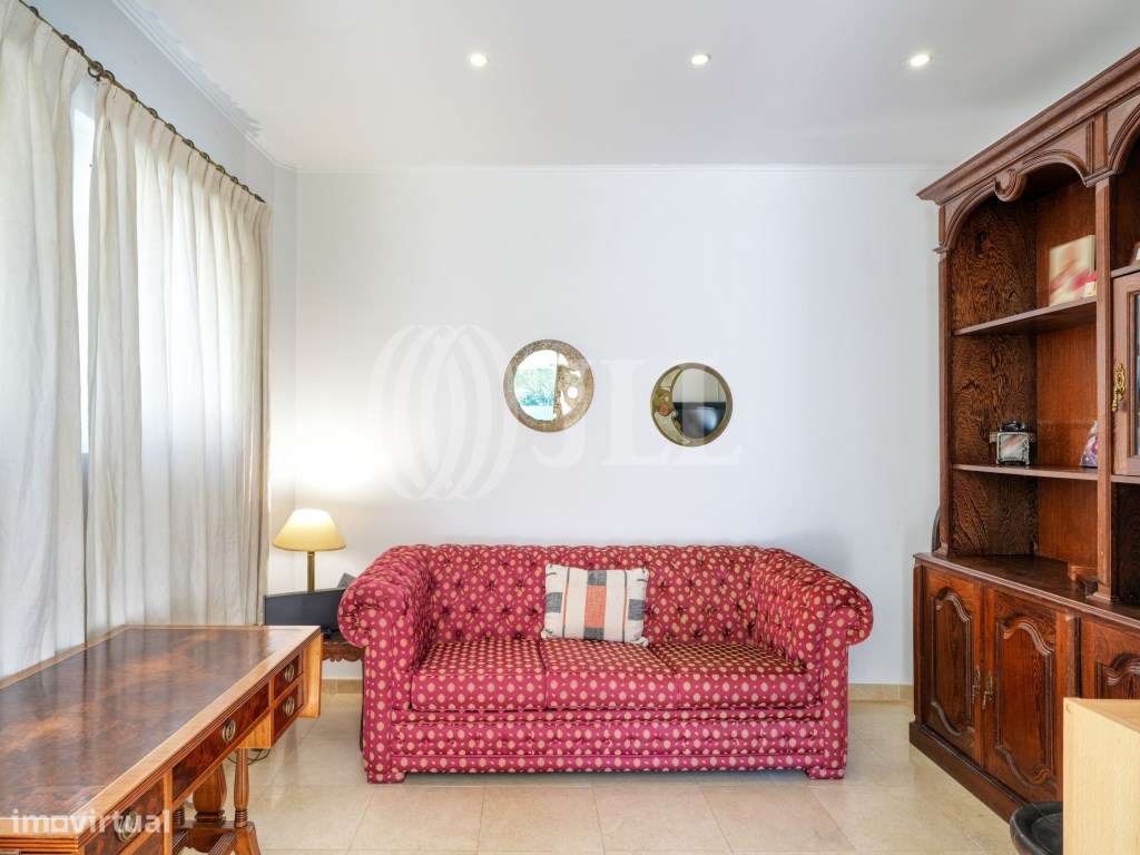 Moradia T4 com jardim no Banzão em Colares-5