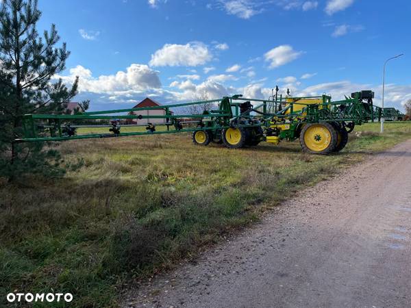 John Deere 832 - 5