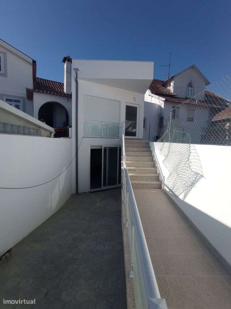 Moradia T3 totalmente remodelada em Pinheira da Bemposta-21