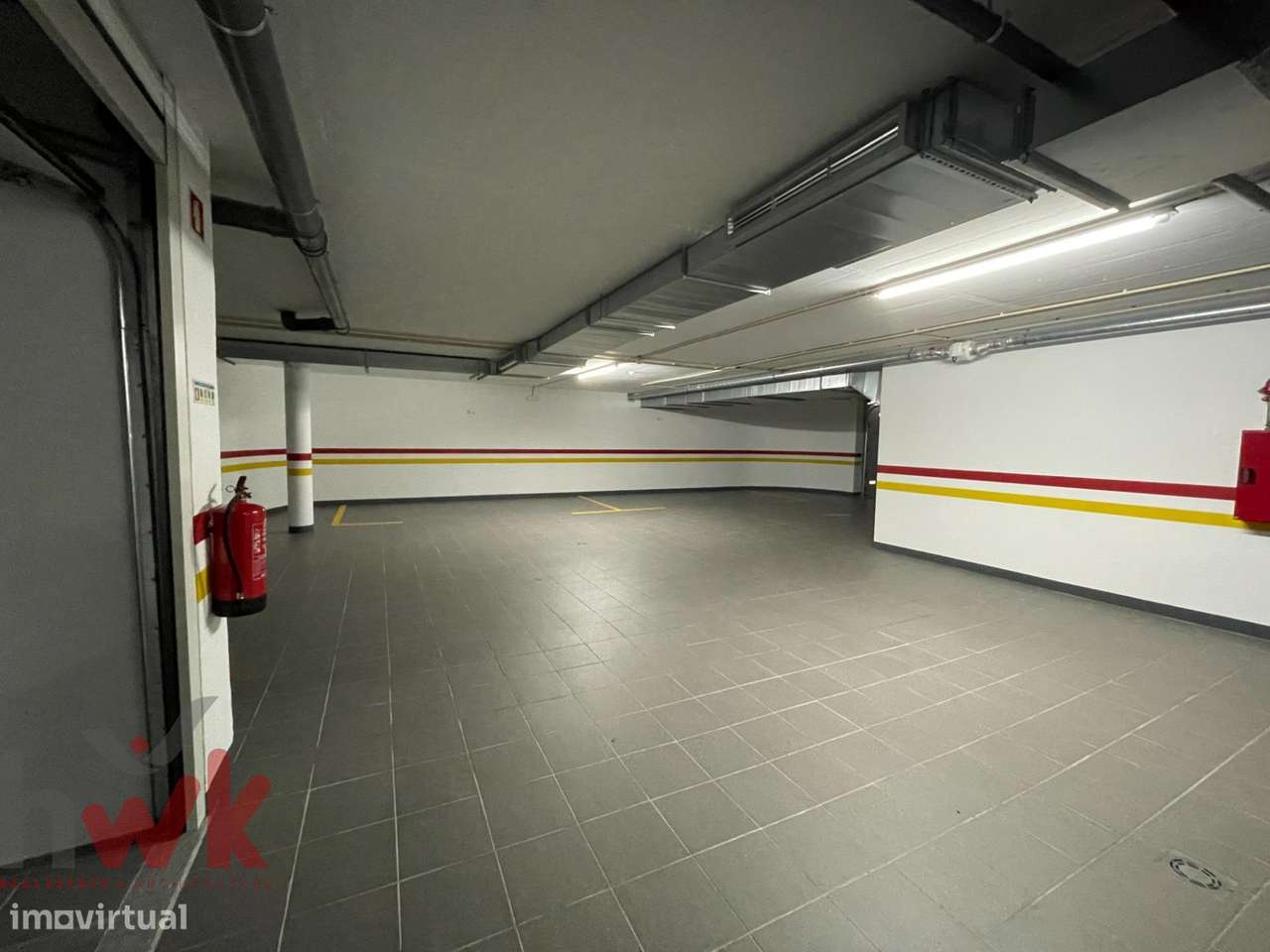 Apartamento T2 com 2 Suítes, Terraço e Garagem Box-34