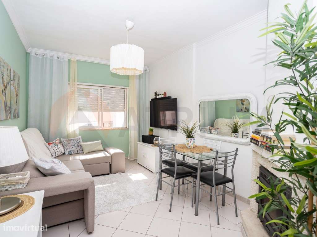 Apartamento T2 - Setúbal (Vale do Cobro) Remodelado com Varanda-1