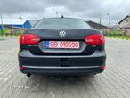 Volkswagen Jetta 1.6 TDI Blue Motion Technology Trendline - 2