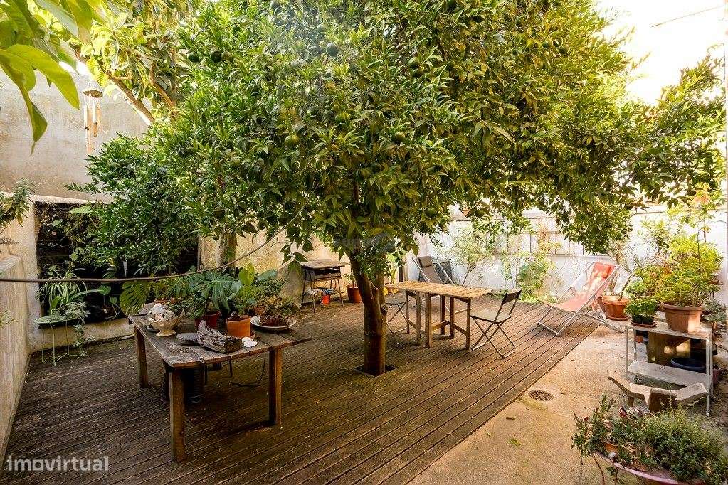 Moradia duplex na Graça com 5 Quartos e Jardim-20