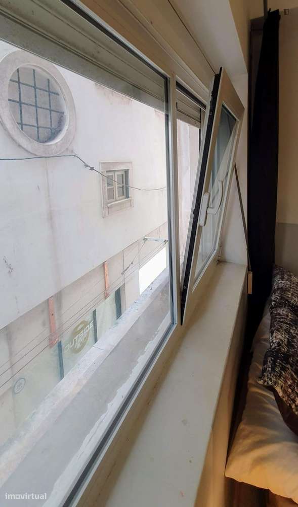 Quarto - localizado em Baixa Coimbra - Grande imagem: 5/13