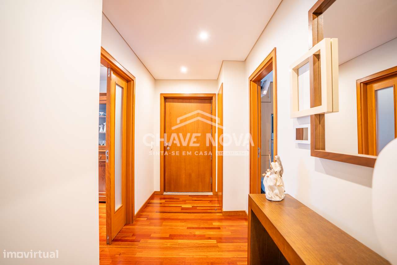 Andar Moradia T3 em S. Mamede do Coronado - Como Novo-10