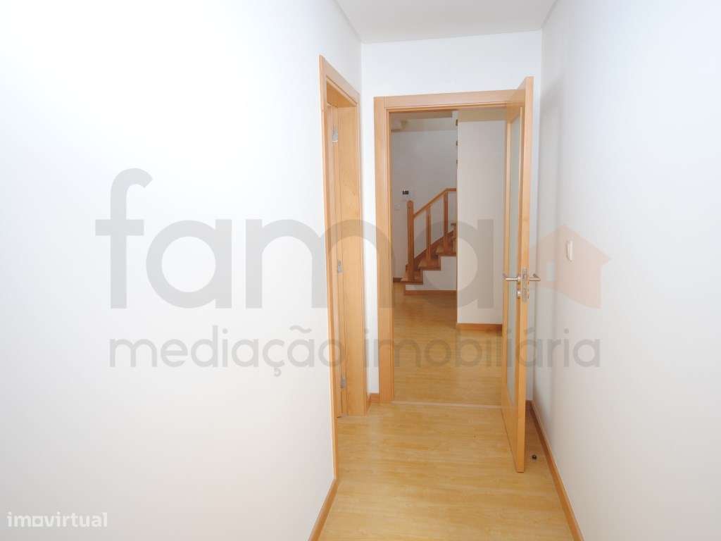 T3 Duplex com terraço centro da Parede-35