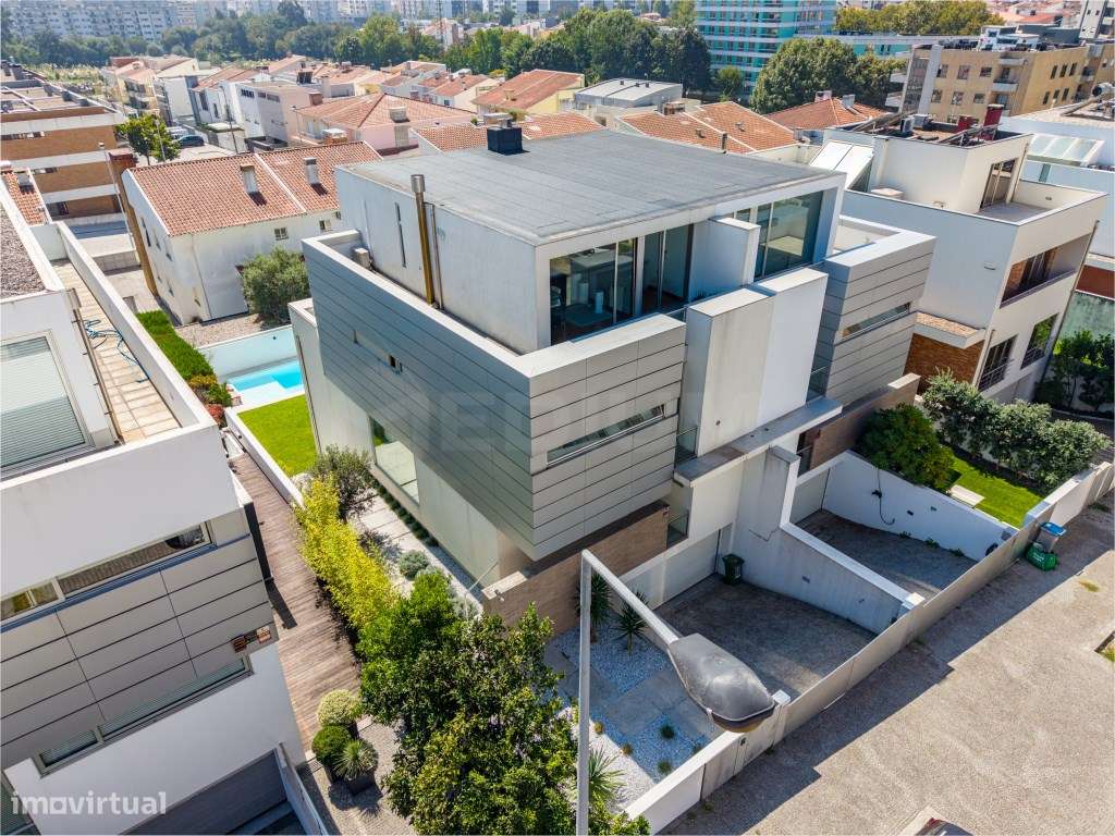 Moradia T4 piscina junto ao Parque dos Maninhos-27