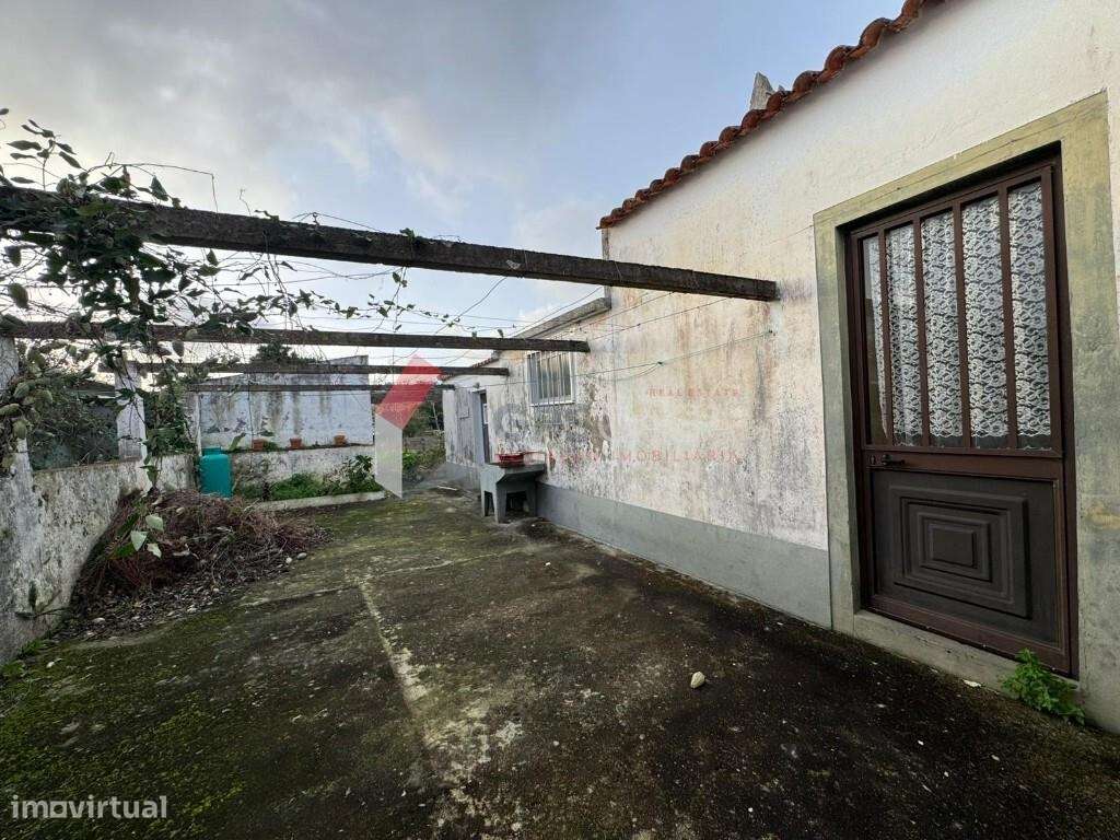 Moradia T3 com espaço exterior a poucos minutos do centro de Angra do-22