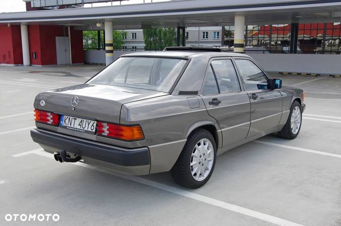 Mercedes-Benz W201 (190) - 3