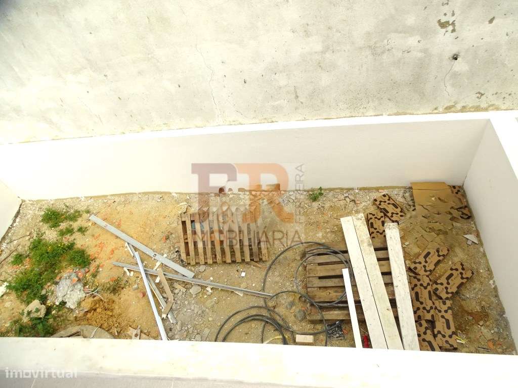 Moradia Duplex T3 Semi-Pronta!Pinhal General Fernão Ferro-15