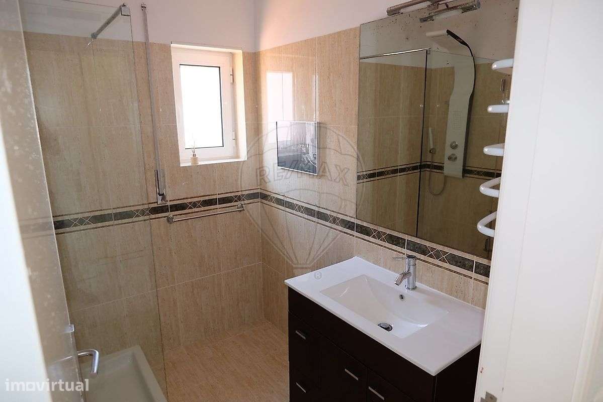 Moradia T5 para venda-25
