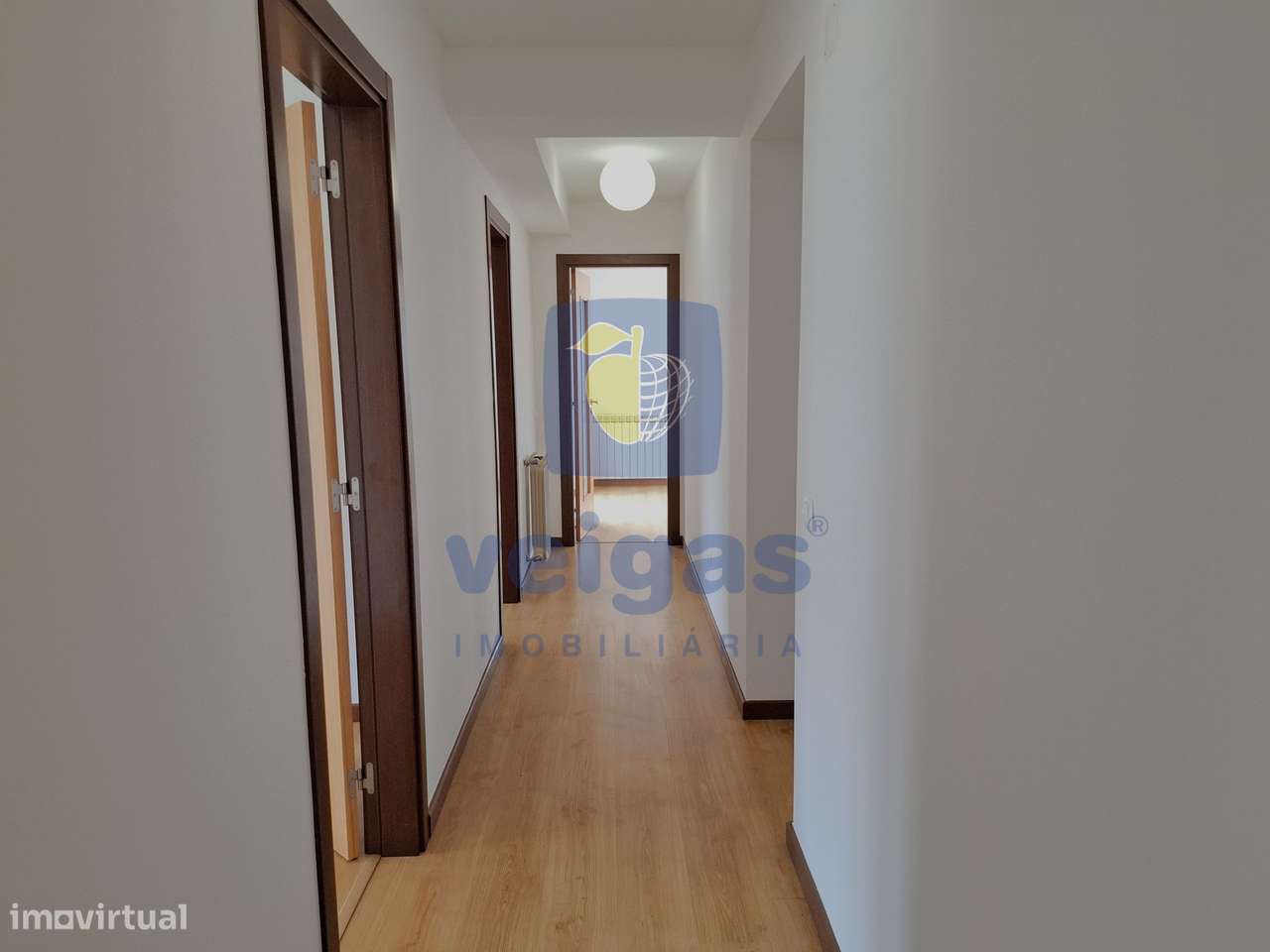 Apartamento T3 remodelado com terraço panorâmico, garagem e elevador,-28