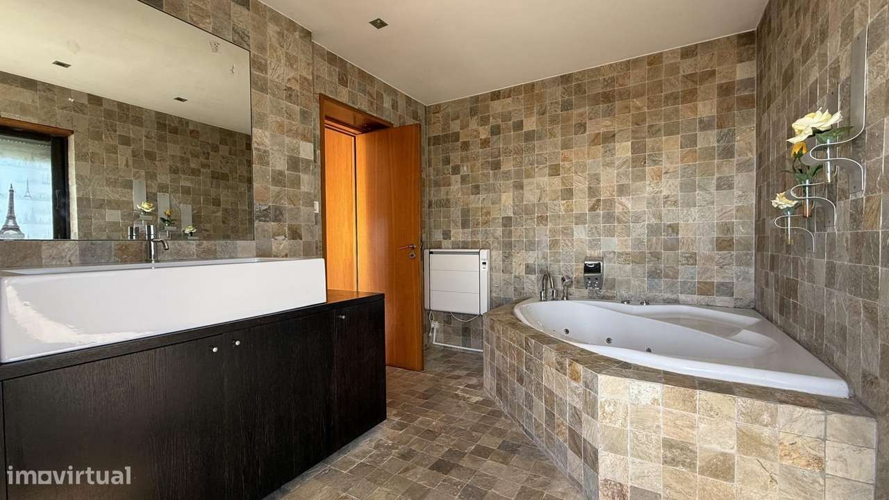 Apartamento T3 Duplex (Terraço e Vista Mar)-26