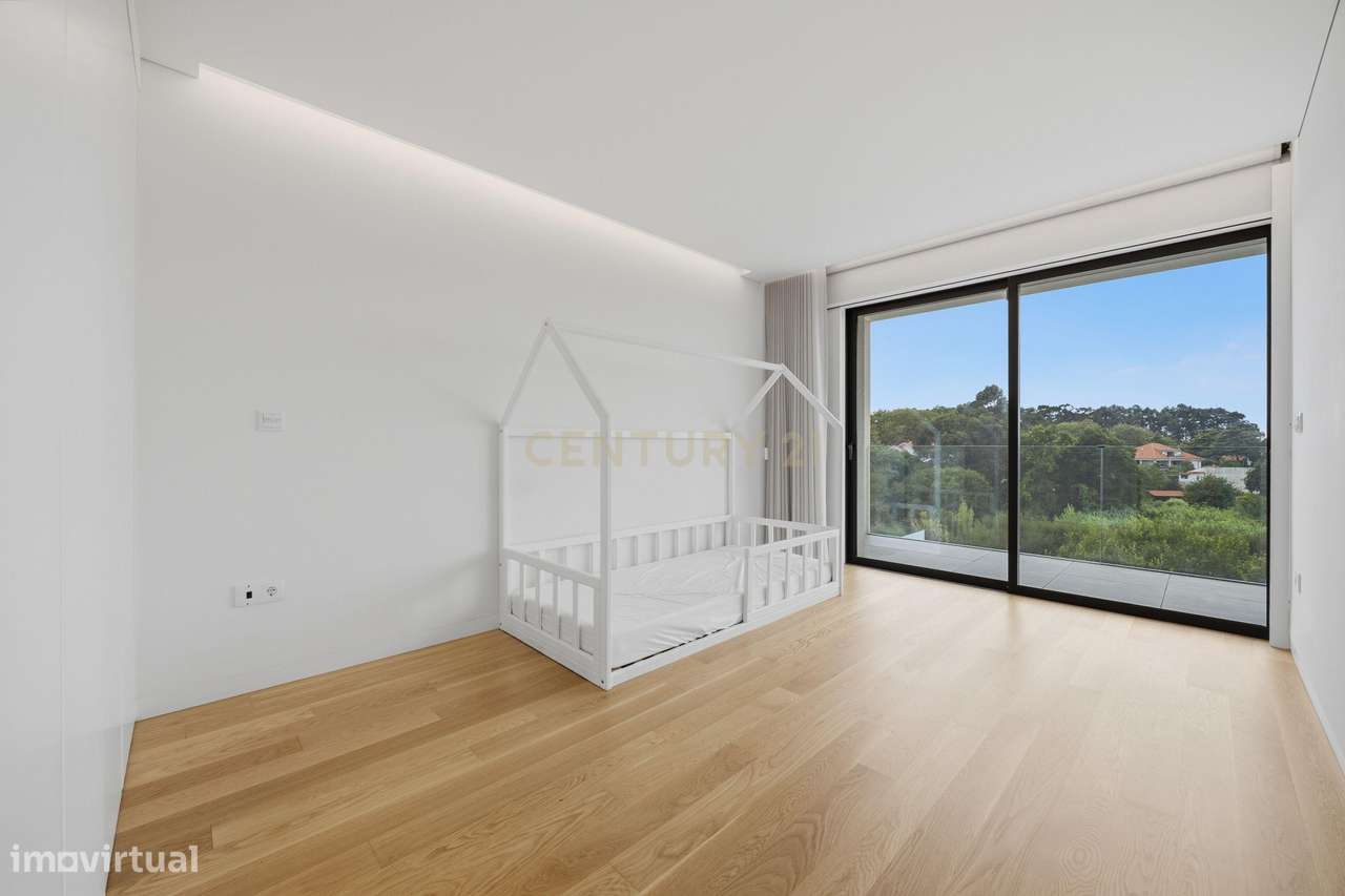 MORADIA T3  COM PISCINA E JARDIM | VALADARES | JUNTO AO MAR-22