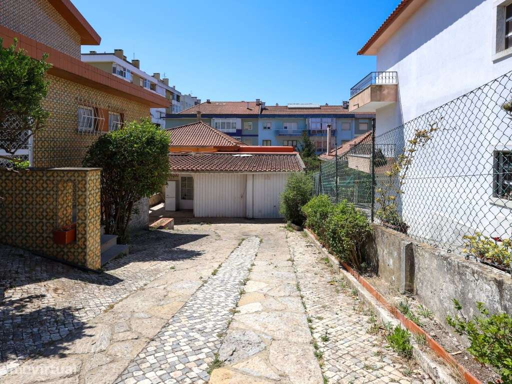 Moradia T6 em Monte Abraão-54